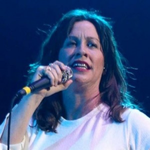 Alanis Morissette | biog.com